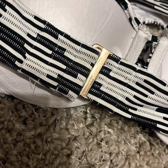 Victoria’s Secret Black Striped Bikini Size 32B - Picture 4 of 6